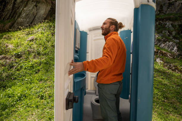 Best Portable restroom trailer rental  in Moundridge, KS